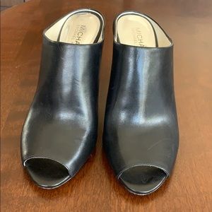 *SOLD* MICHAEL Michael Kors Booties Size 8